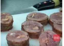 小羊腿肉瓤鸭肝配迷迭香汁的做法图解3