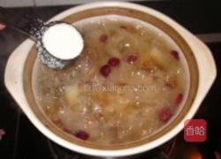 桃胶银耳雪梨的做法图解7