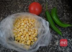 番茄炒玉米粒的做法图解1