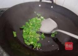 番茄炒玉米粒的做法图解3