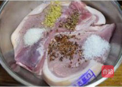 烟熏腊肉的做法图解1