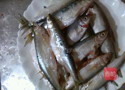 香煎豉汁白条鱼的做法图解2