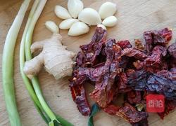 大盘鸡的做法图解1