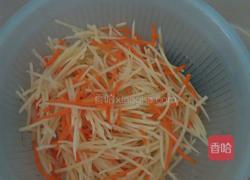 土豆丝炒胡萝卜丝的做法图解1