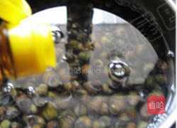 紫苏炒青螺的做法图解3