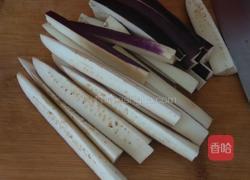 蒜蓉茄子蒸肉丸的做法图解1