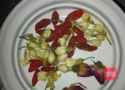 茉莉玫瑰银耳百合羹的做法图解1