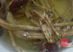 茶树菇炖鸡汤的做法图解1