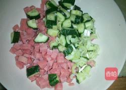火腿金裹银炒饭的做法图解1