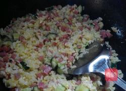 火腿金裹银炒饭的做法图解4