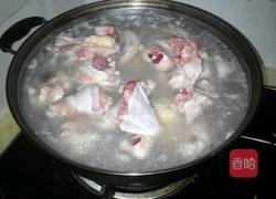 红烧香菇炖鸡的做法图解1