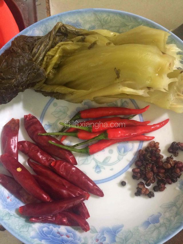 所有配料分别洗干净，大家都懂得，我就不要教大家怎么洗了