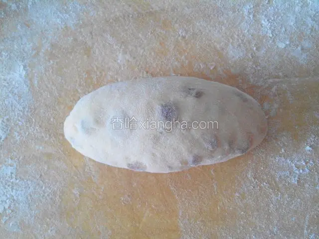 卷好整成如此的橄榄球形。