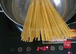 西红柿鸡蛋意面的做法图解1