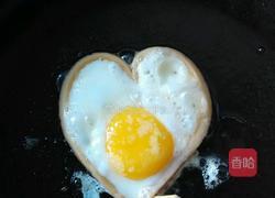 爱心煎蛋的做法图解8