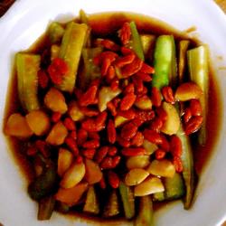 枸杞肉丸丝瓜的做法[图]