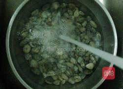 老干妈爆花蛤的做法图解1