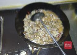 老干妈爆花蛤的做法图解5