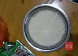 牛奶鸡蛋羹的做法图解2