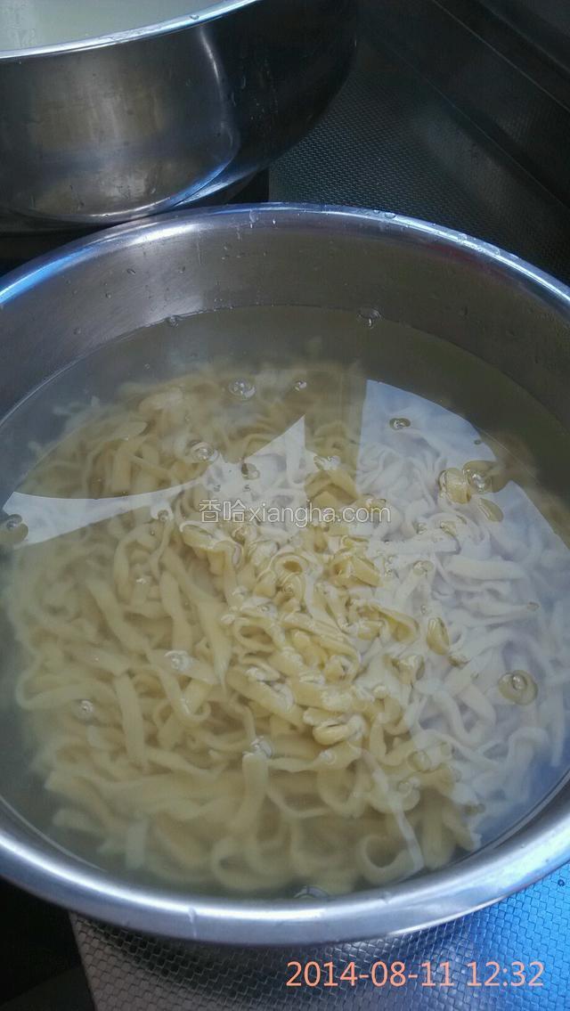凉开水中过一下