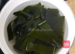 海带排骨汤的做法图解2