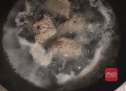 清炖胡萝卜玉米排骨的做法图解2