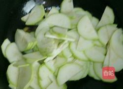 西葫芦炒肉的做法图解3