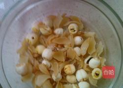 雪梨银耳养颜羹的做法图解1