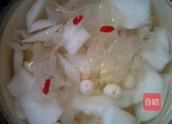 雪梨银耳养颜羹的做法图解4
