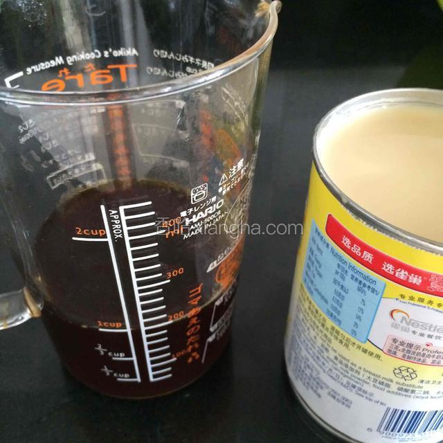 按照2比1的比例，就是200茶水100淡奶