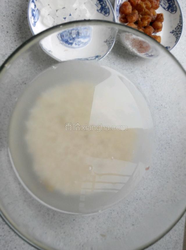 糯米会有点膨胀，泡2小时。