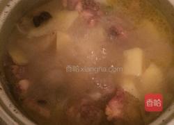 鲜香鸡腿汤的做法图解1