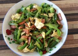 青椒炒鸡蛋火腿片