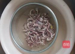 鱿鱼爆炒韭菜的做法图解4