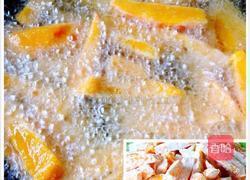 蛋黄焗南瓜的做法图解2