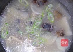 鲫鱼萝卜汤的做法图解4