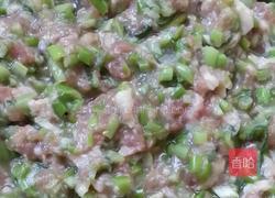 蒜薹大肉水饺的做法图解2
