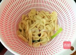 爆炒蝴蝶面的做法图解2