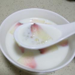 水蜜桃椰汁牛奶西米露的做法[图]