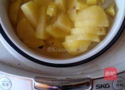 土豆糯米饼的做法图解1