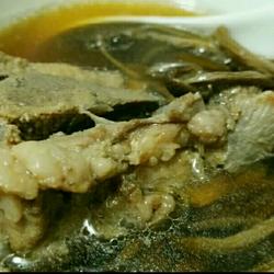 茶树菇炖大骨的做法[图]