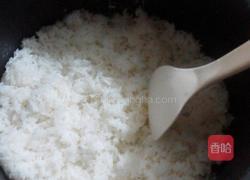 青豆炒饭的做法图解2