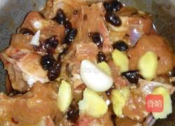 排骨蒸豆腐的做法图解1