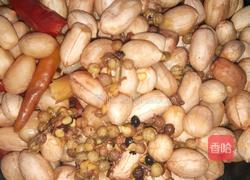 香辣花生的做法图解2