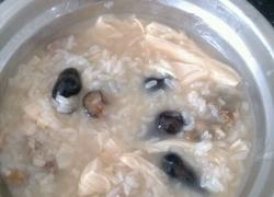 坑螺腐竹蠔士瘦肉粥
