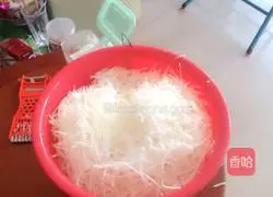 Illustration of how to make lettuce wraps 2