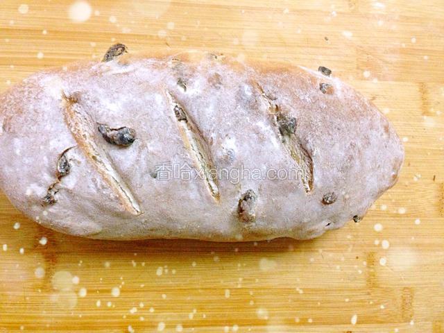 全麦葡萄干大面包
