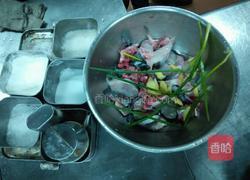 蒜子焖钳鱼的做法图解1