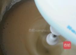 戚风纸杯蛋糕的做法图解7