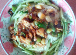 蒜苗香菇肉酱面